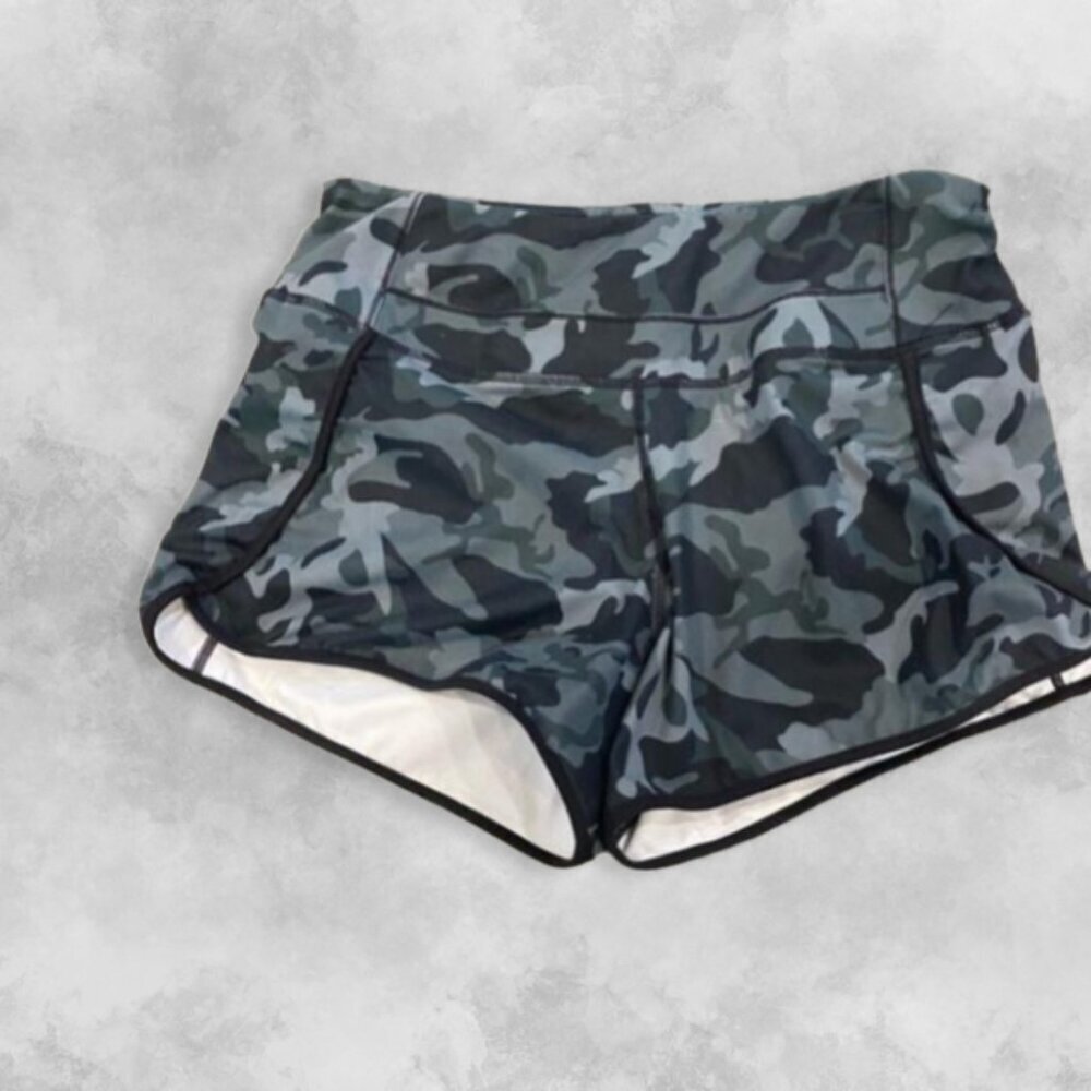 lululemon athletica Camouflage Women Shorts - Black and Gray